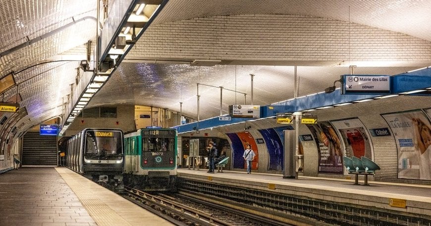 NOUVEAUX TRAINS SUR LA LIGNE DE METRO 11